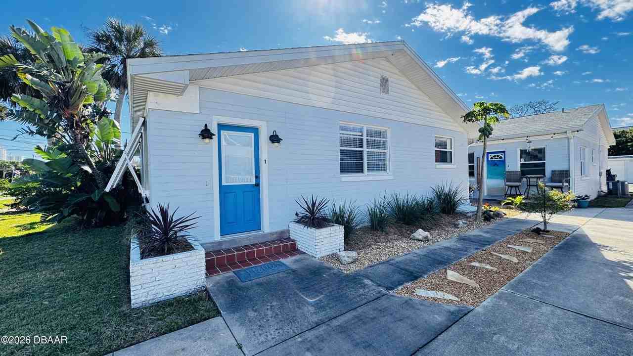 921 N Wild Olive Ave Apt 1 #1 - Photo 3 of 40