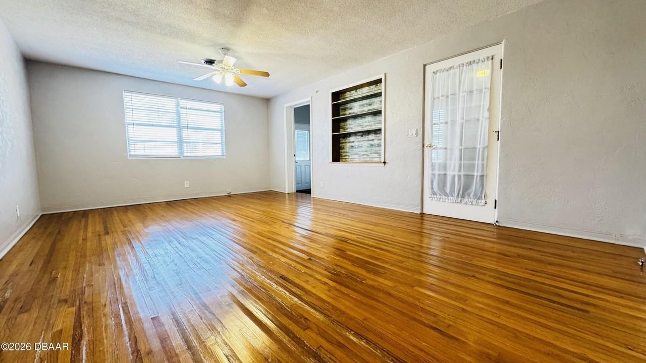 921 N Wild Olive Ave Apt 1 #1 - Photo 6 of 40