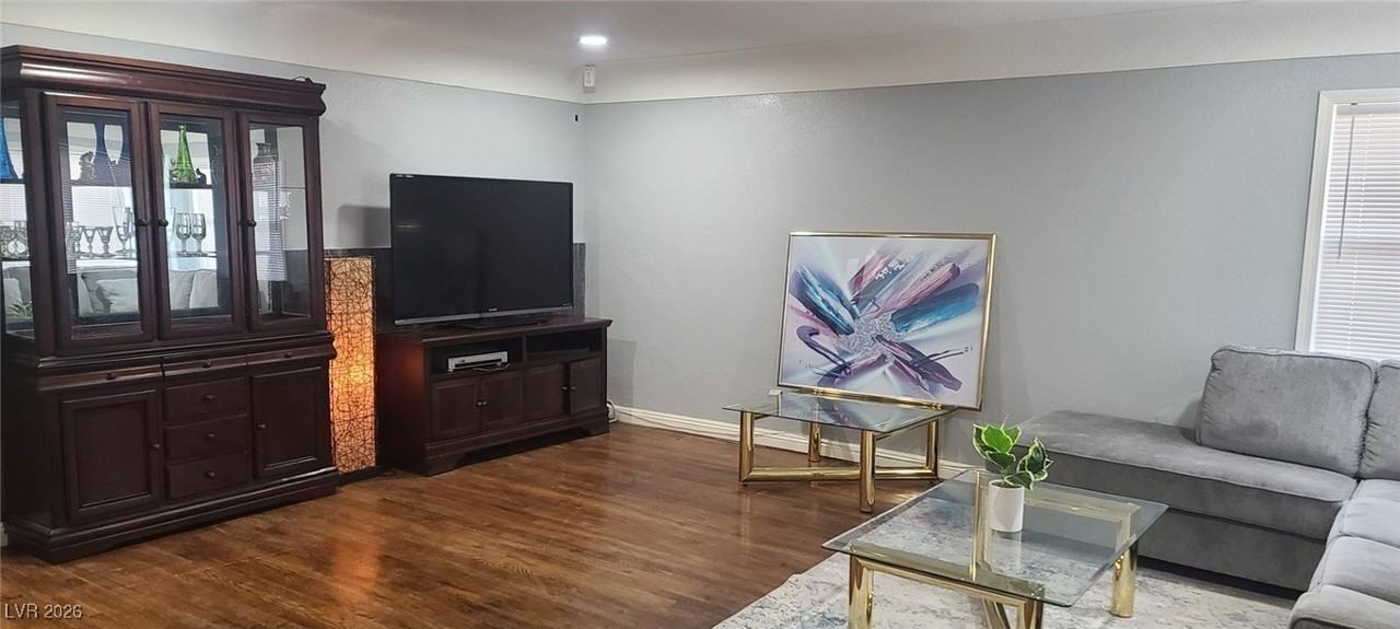 2200 S 6th St - Photo 2 of 8