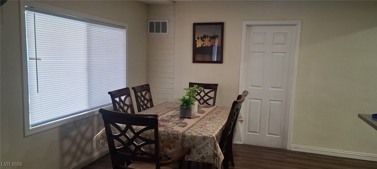 2200 S 6th St - Photo 3 of 8