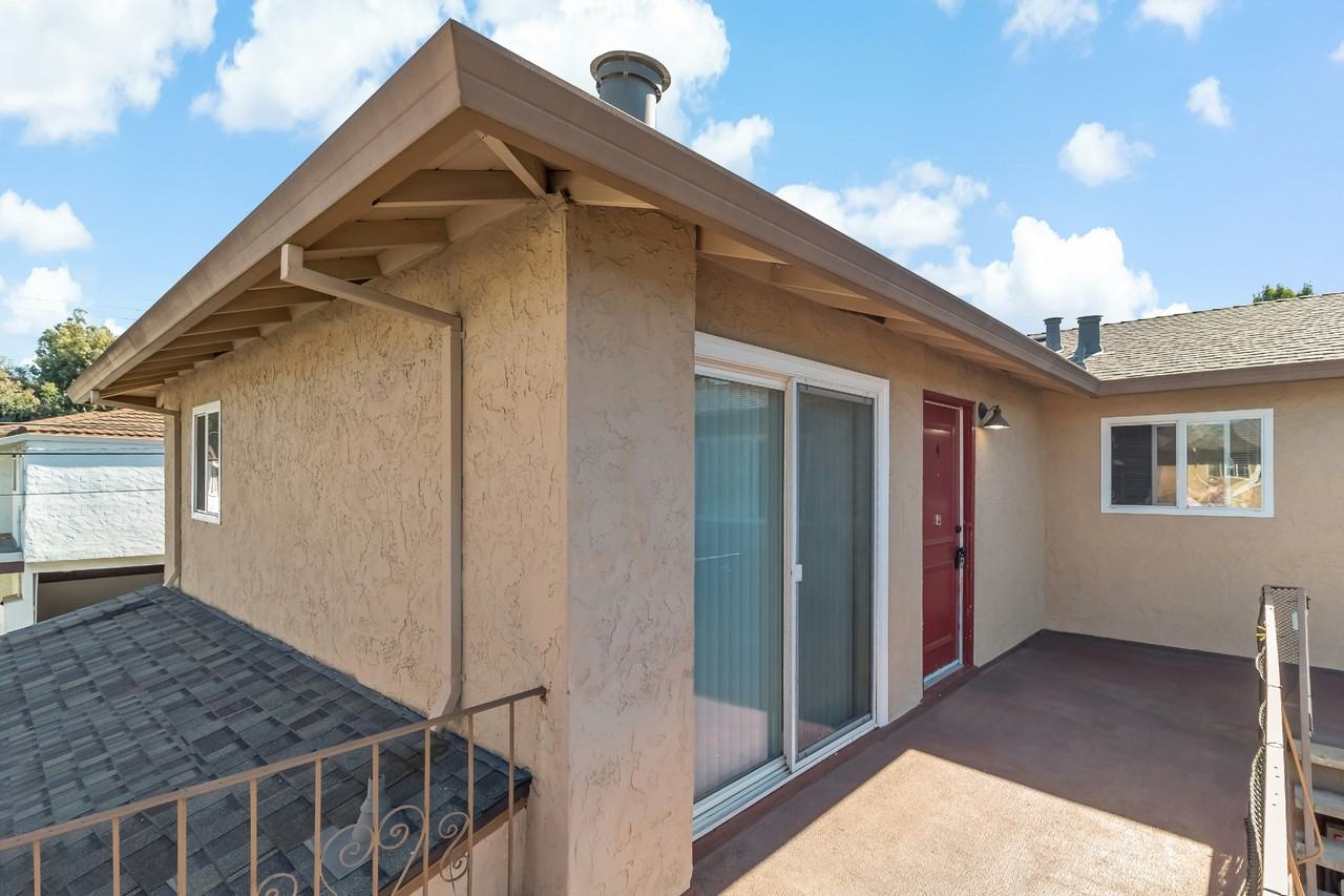 476 Greendale Way #4 - Photo 2 of 36