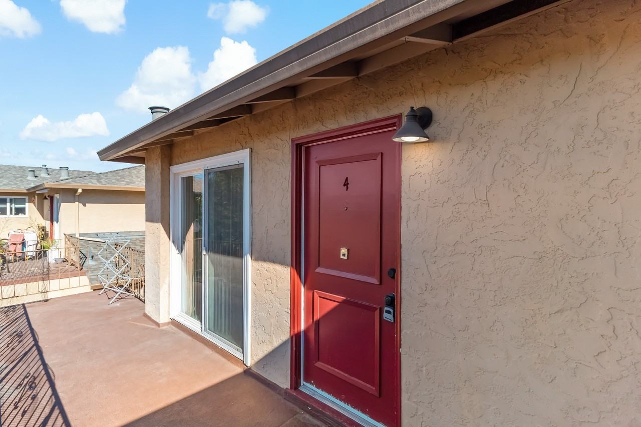 476 Greendale Way #4 - Photo 3 of 36