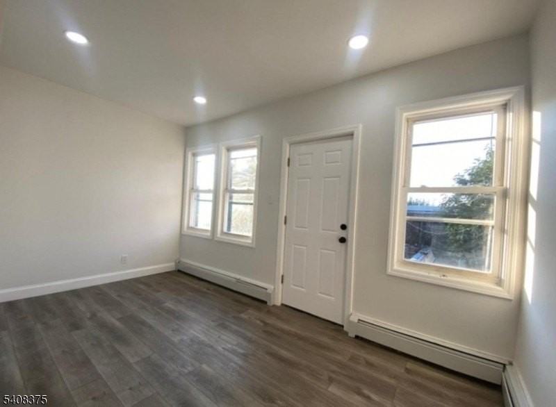 223 John St - Photo 2 of 6