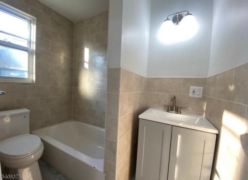 223 John St - Photo 6 of 6