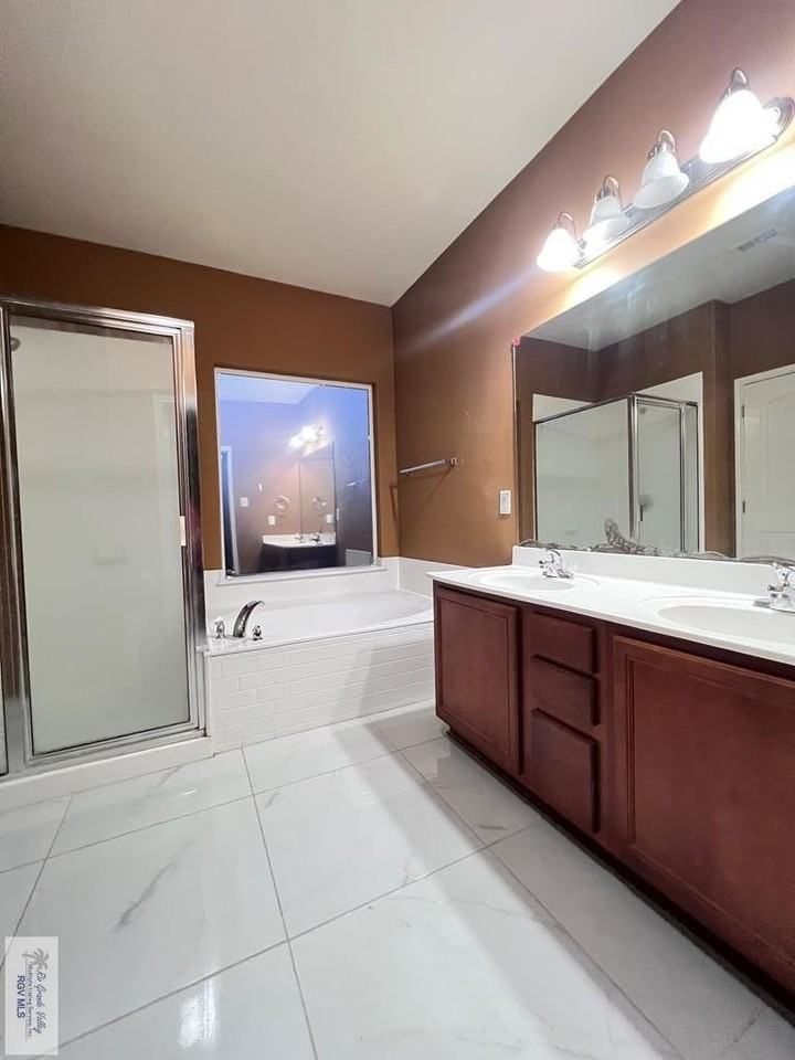 3915 Ridge Trl - Photo 4 of 12