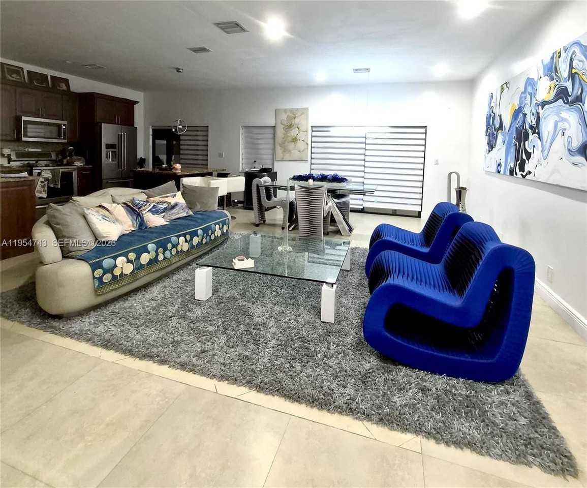 8122 Nw 187th Ter #0 - Photo 4 of 32