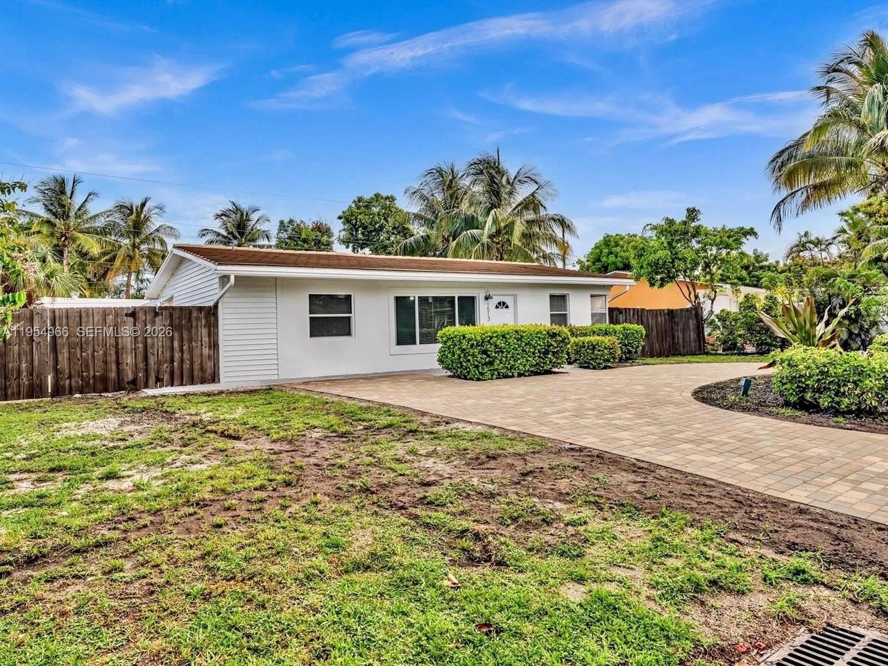 1513 Ne 30th Ct #2 - Photo 4 of 33