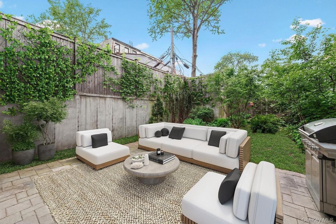 71 Greene Ave - Photo 3 of 25