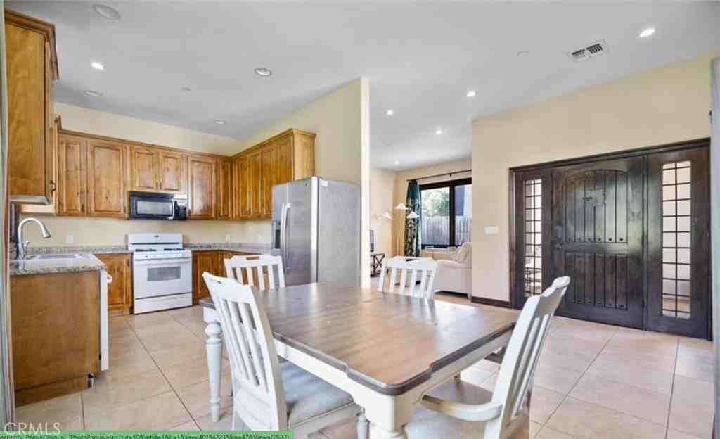 4141 Prospect Ave - Photo 4 of 13