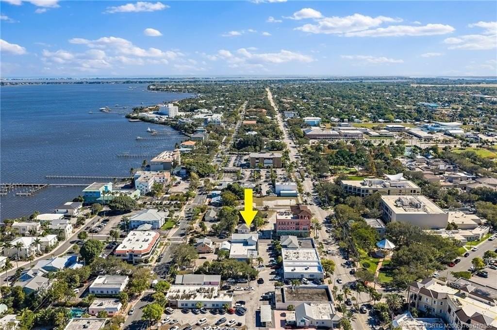 310 Se Denver Ave #2 - Photo 6 of 50