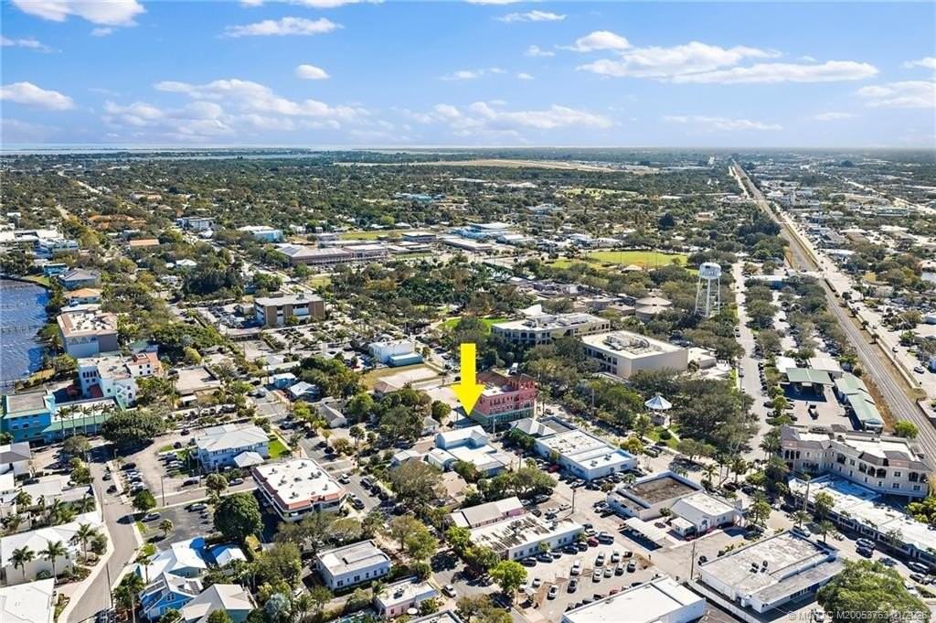 310 Se Denver Ave #2 - Photo 7 of 50