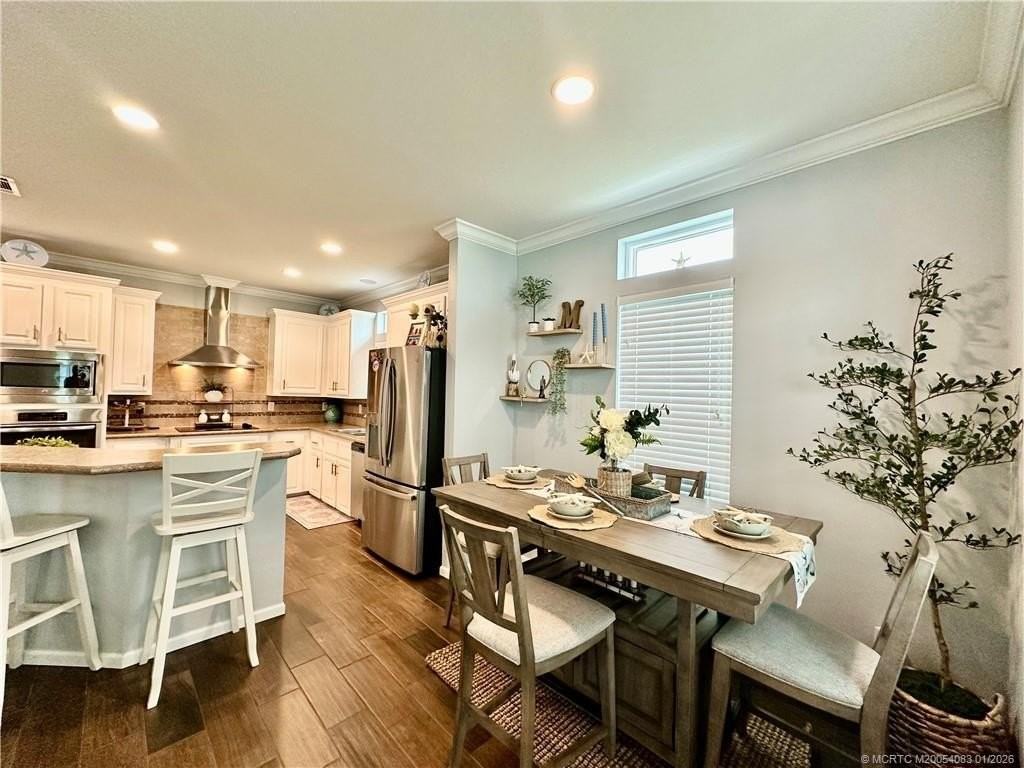 91 Ne Ocean Breeze Dr - Photo 7 of 37