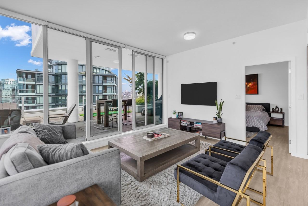 1661 Quebec St - Photo 5 of 50