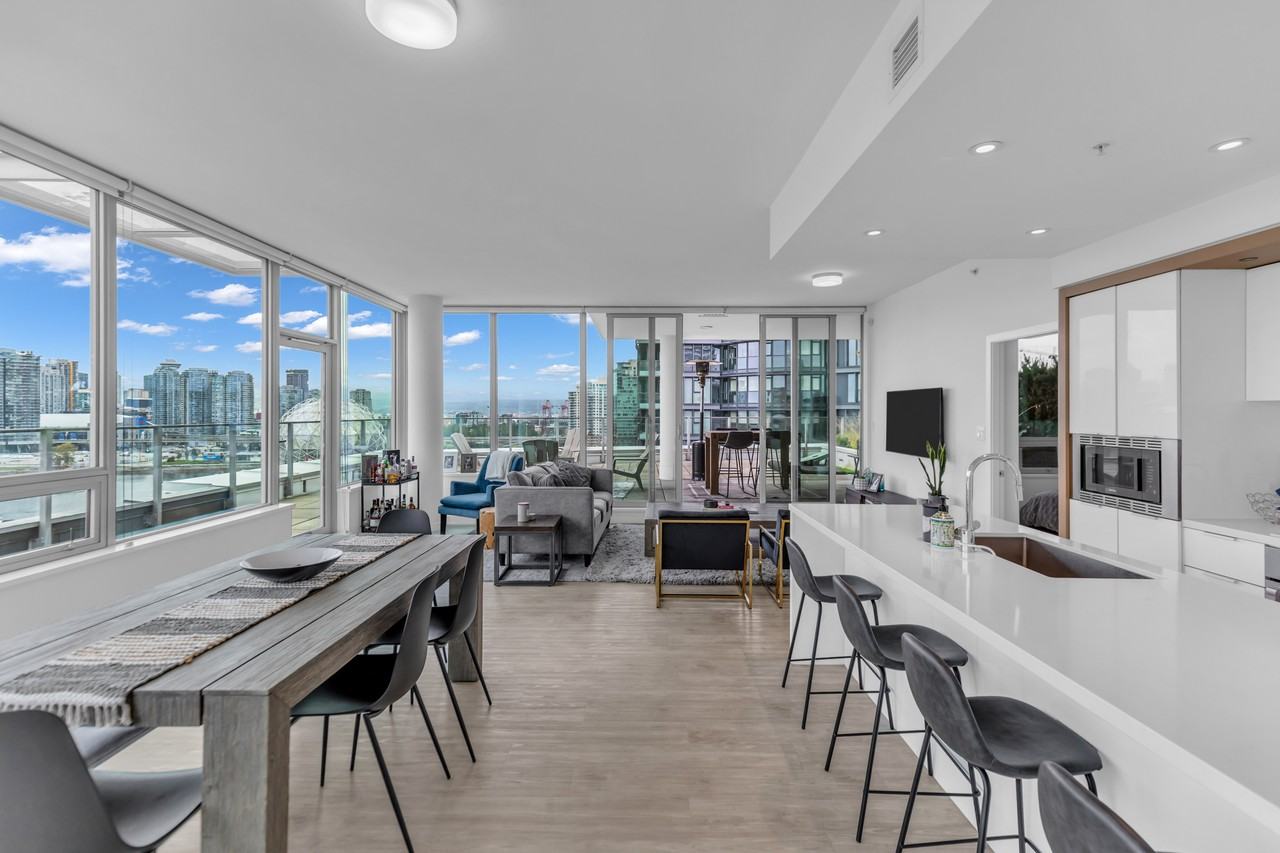 1661 Quebec St - Photo 7 of 50