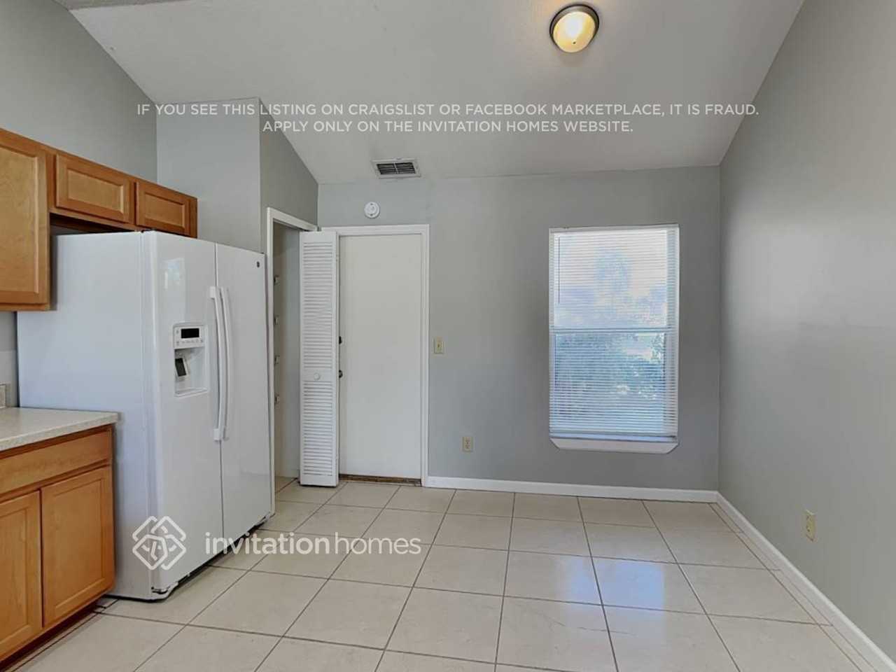 14549 Oconee Ln - Photo 3 of 20