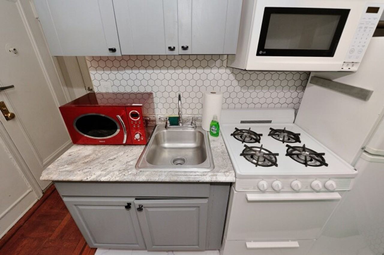 315 E 77th St #1323928P - Photo 3 of 13