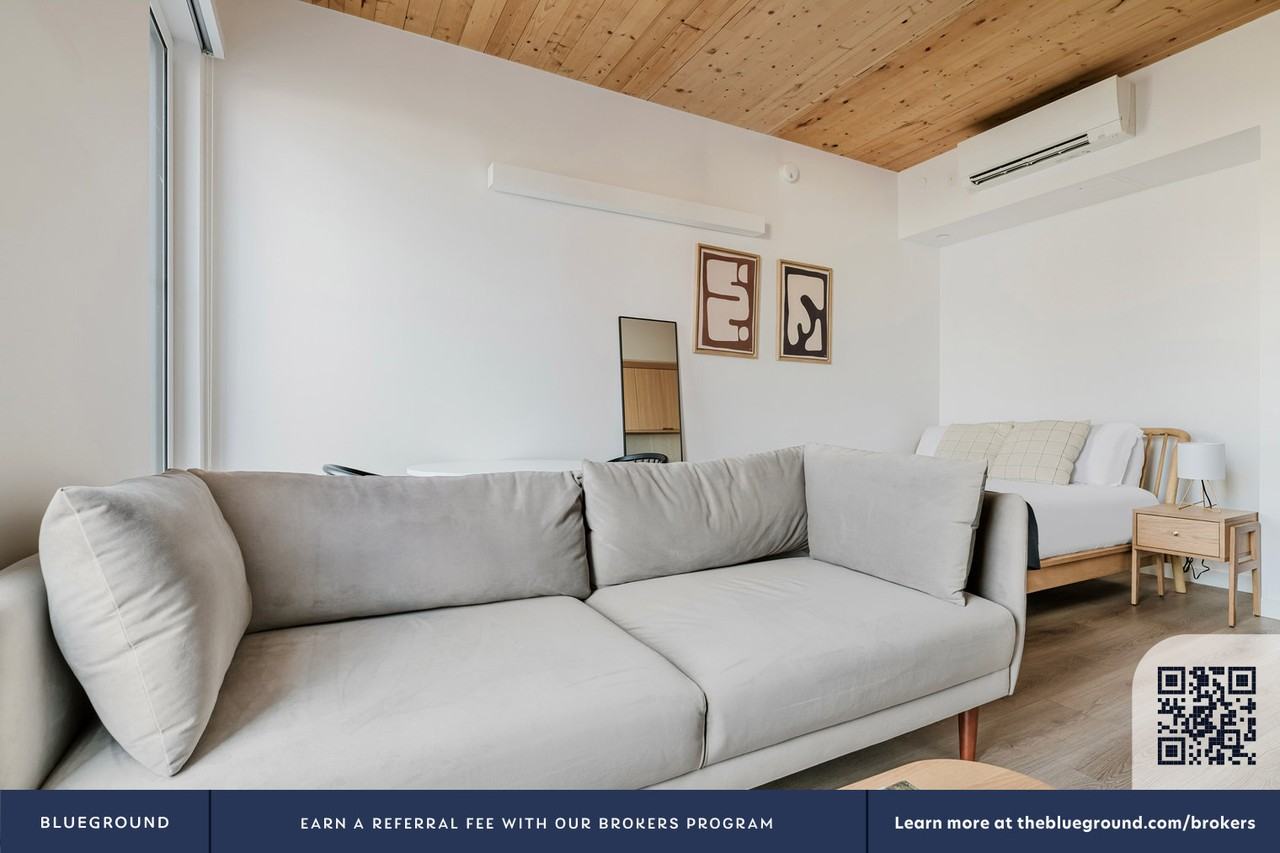 154 Broadway #1107 - Photo 5 of 30