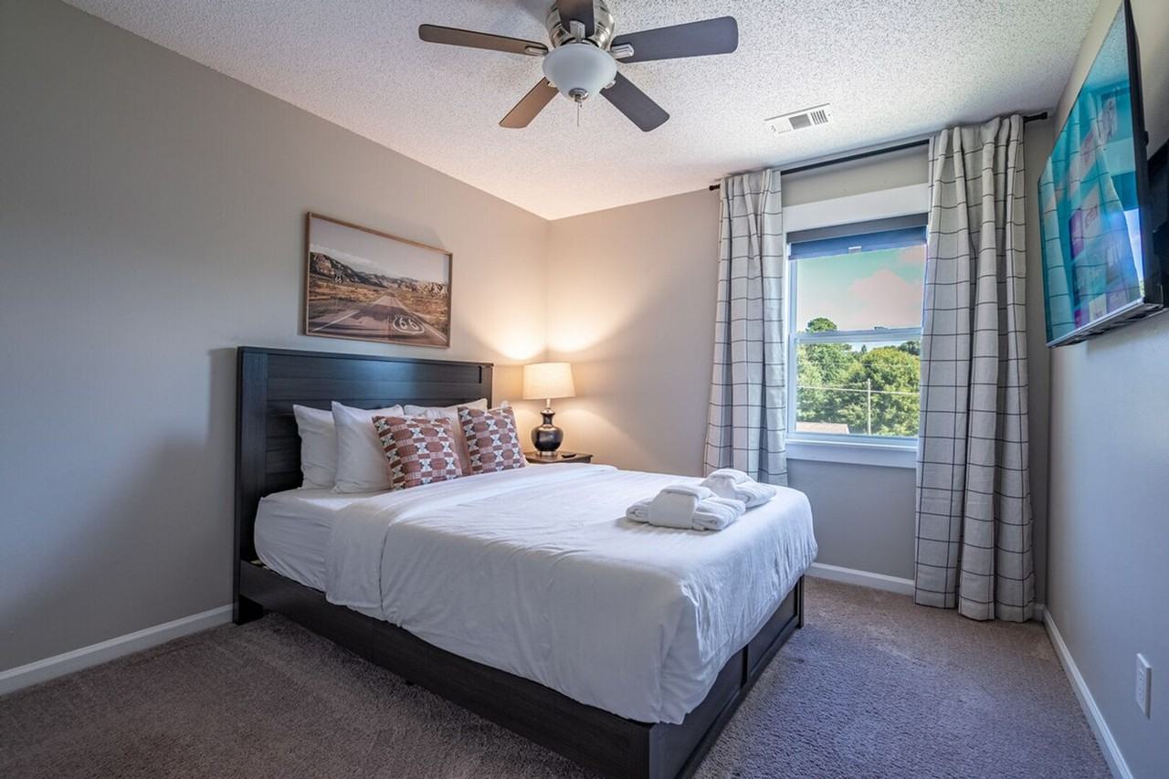 25 Jennifer Ln #1234805P - Photo 3 of 30