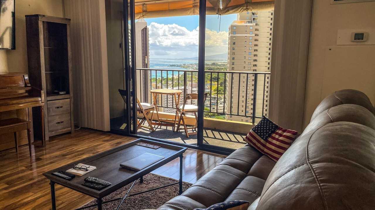 411 Hobron Ln #1327718P - Photo 4 of 22