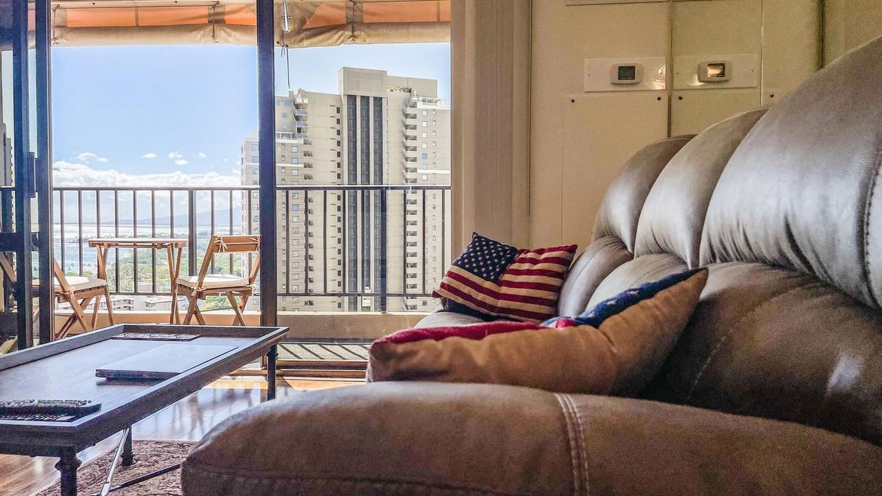 411 Hobron Ln #1327718P - Photo 6 of 22