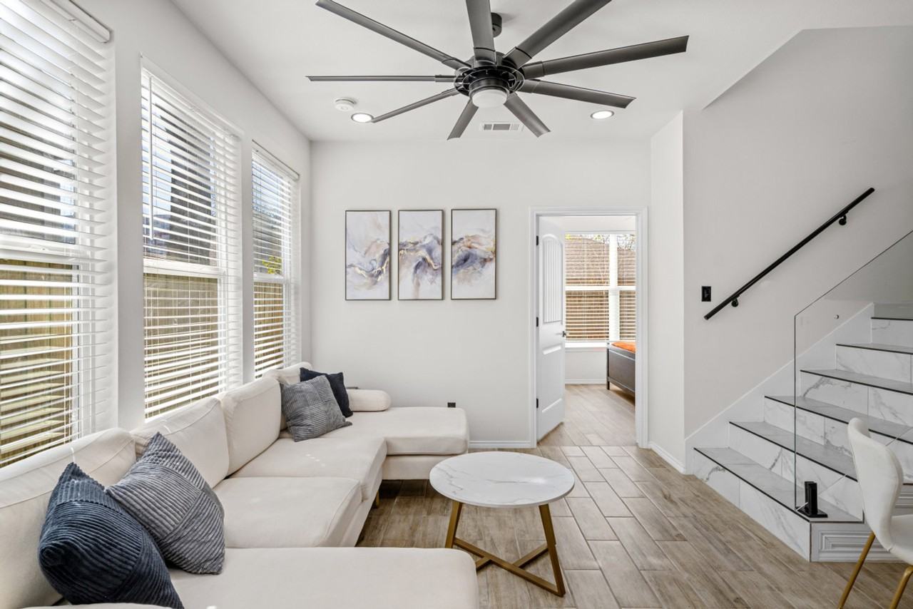 3518 Dennis St #1387517P - Photo 3 of 30