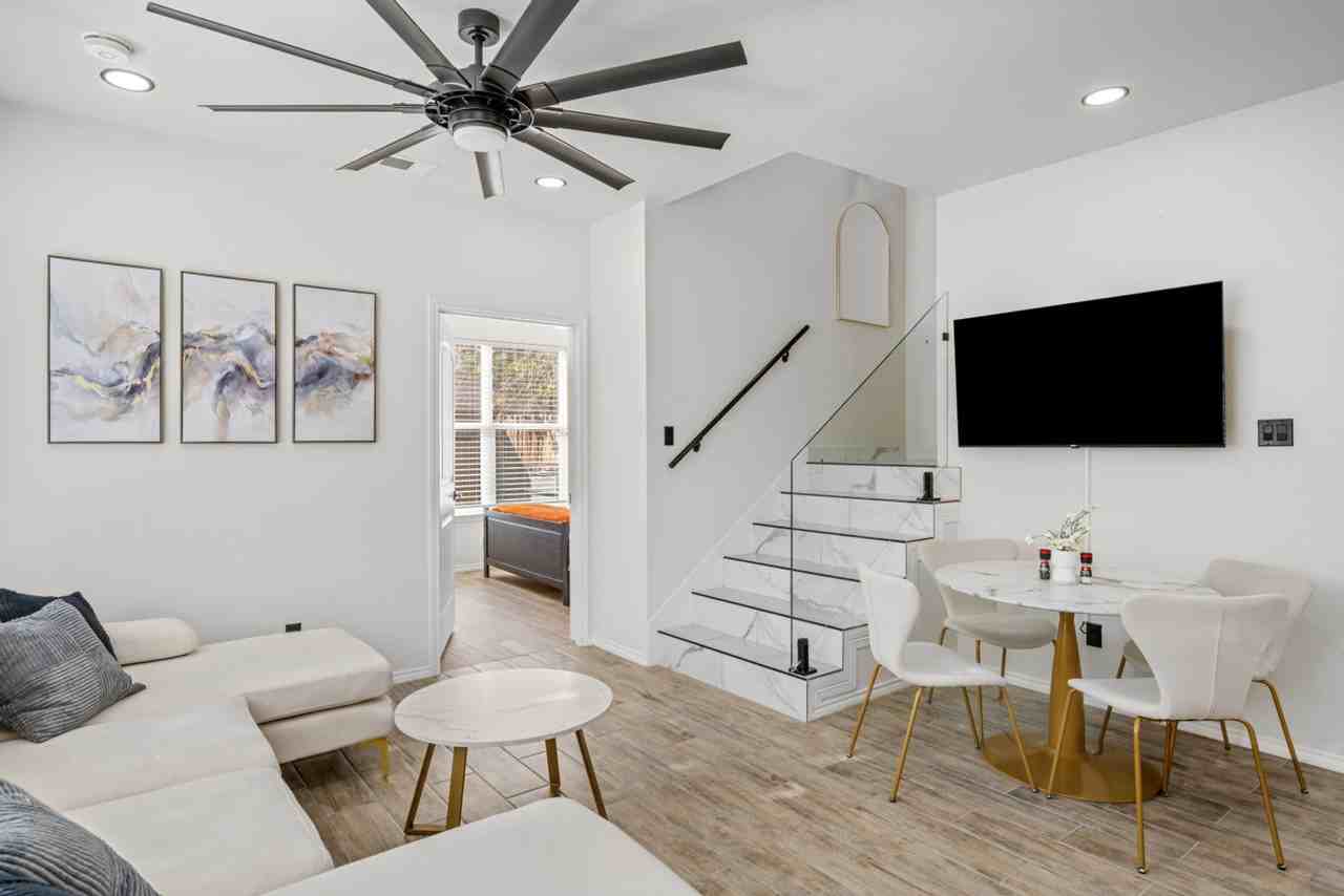 3518 Dennis St #1387517P - Photo 4 of 32