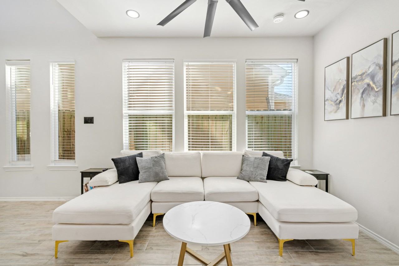 3518 Dennis St #1387517P - Photo 6 of 32