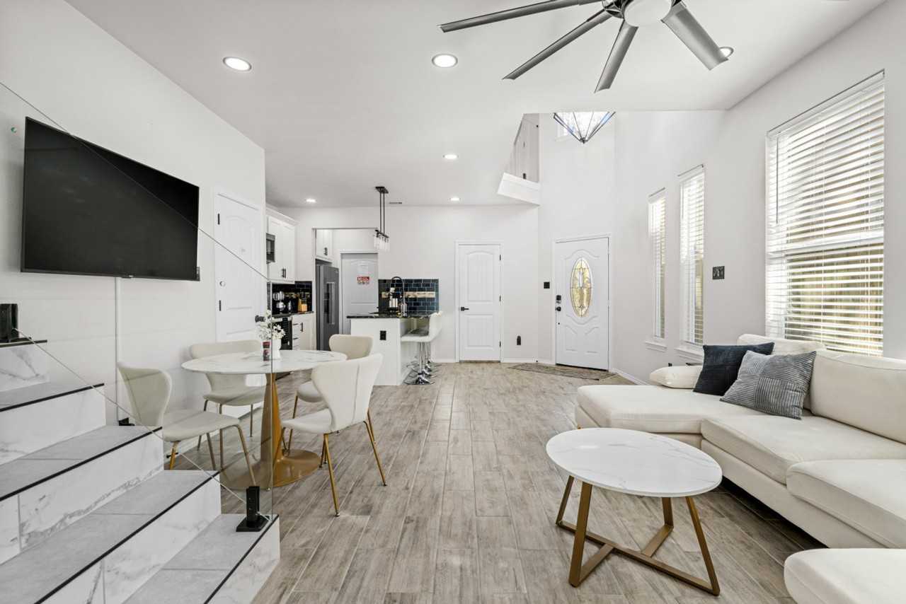 3518 Dennis St #1387517P - Photo 7 of 32