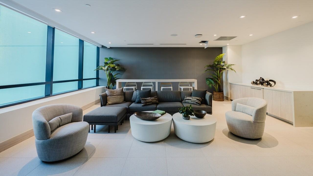 225 N Miami Ave #1387532P - Photo 3 of 44