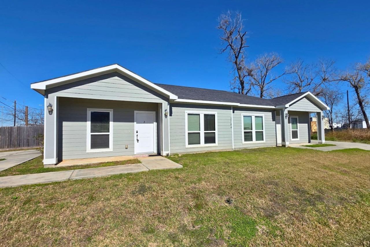 2704 Sam Wilson St #1391353P - Photo 2 of 18