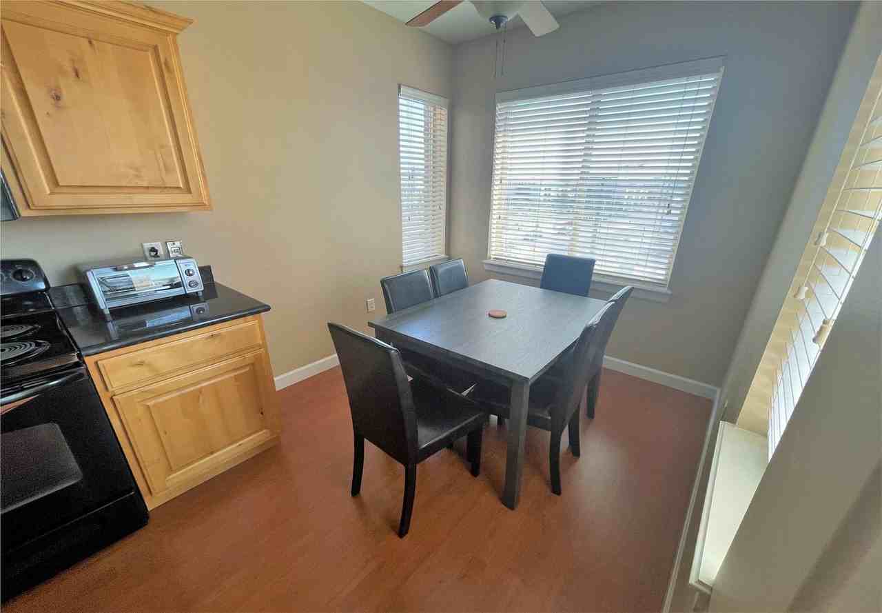 606 West South Temple Street - Photo 6 of 28