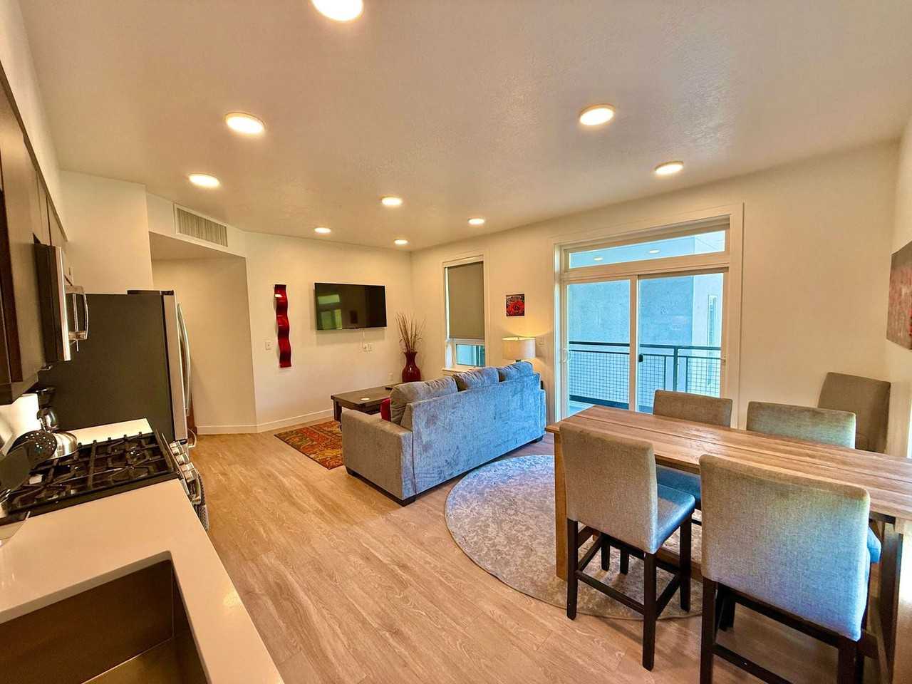 385 S 400 E #1389256P - Photo 3 of 32