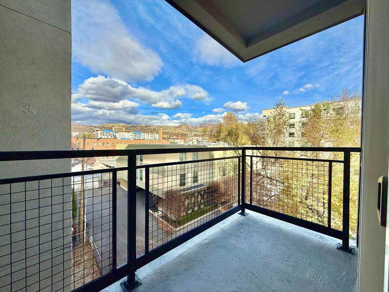 385 S 400 E #1389256P - Photo 6 of 32