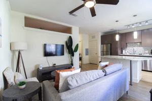 featured image of 1957 Fountain View Dr