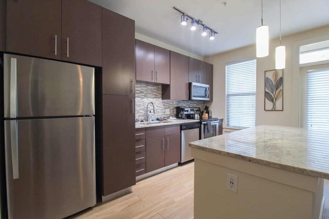 1957 Fountain View Dr #1391603P - Photo 6 of 10