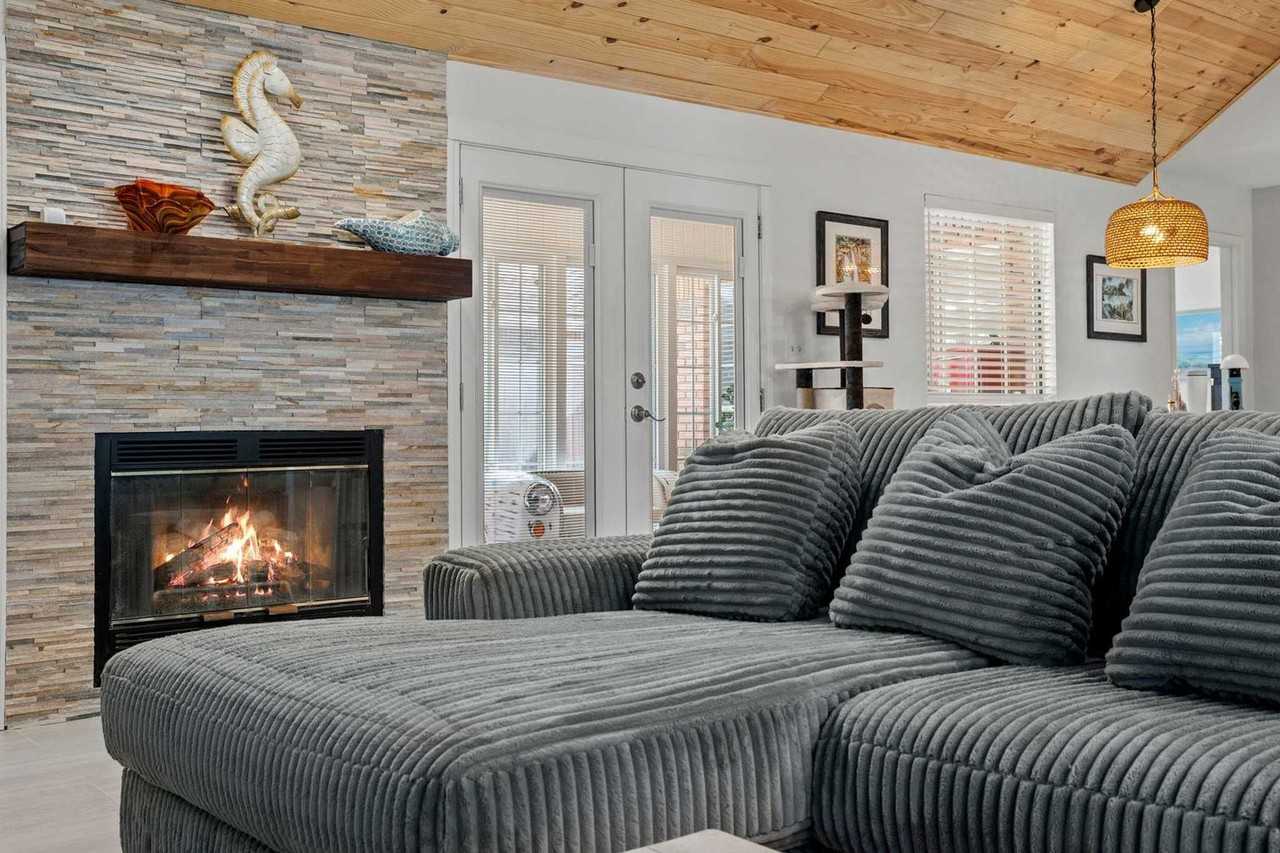 300 Lan Rob Ln #1399874P - Photo 7 of 48