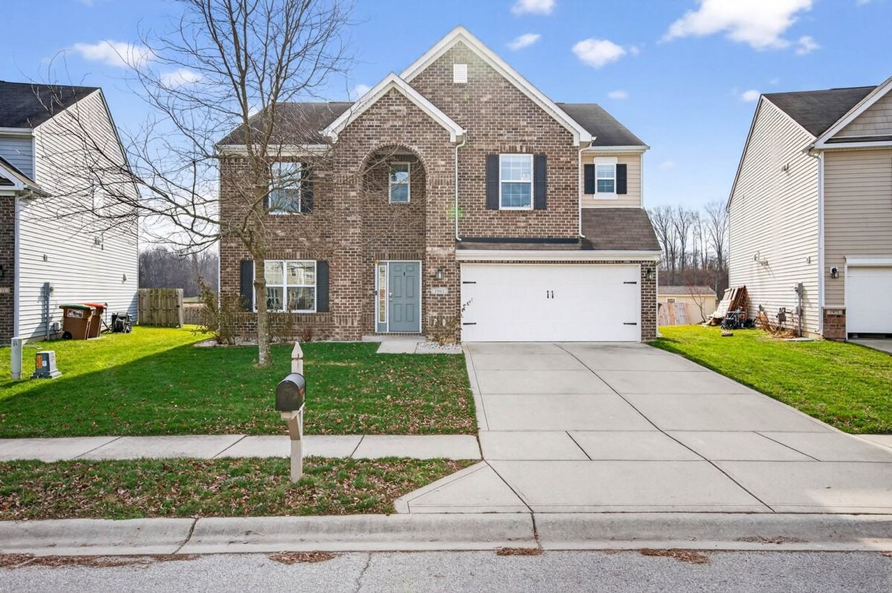 1961 Creek Bank Dr #1397944P - Photo 6 of 50