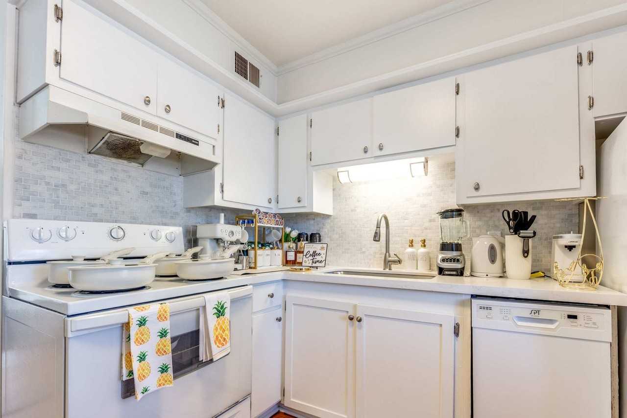 216 Mitchell St #1382456P - Photo 4 of 10