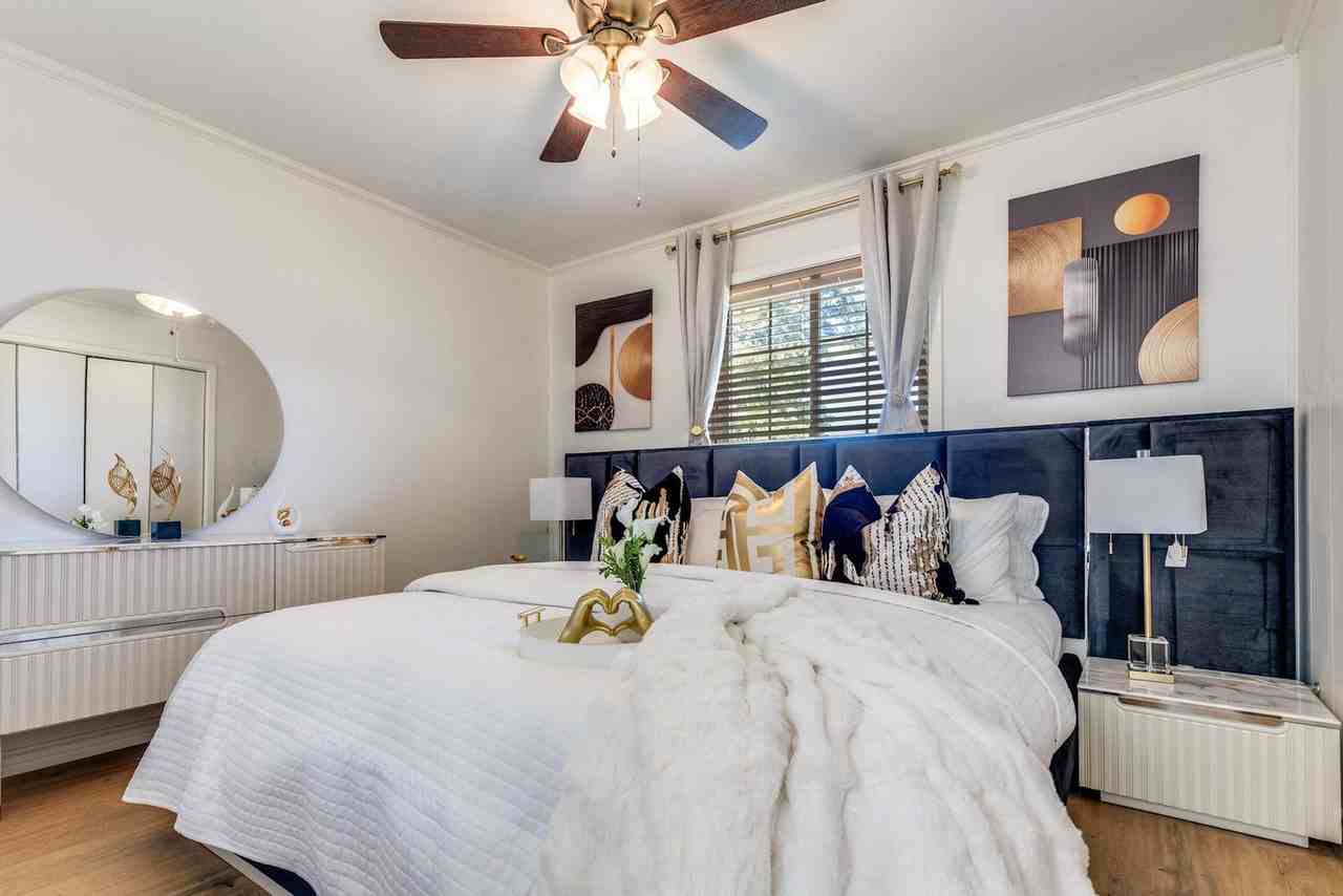 216 Mitchell St #1382456P - Photo 5 of 10