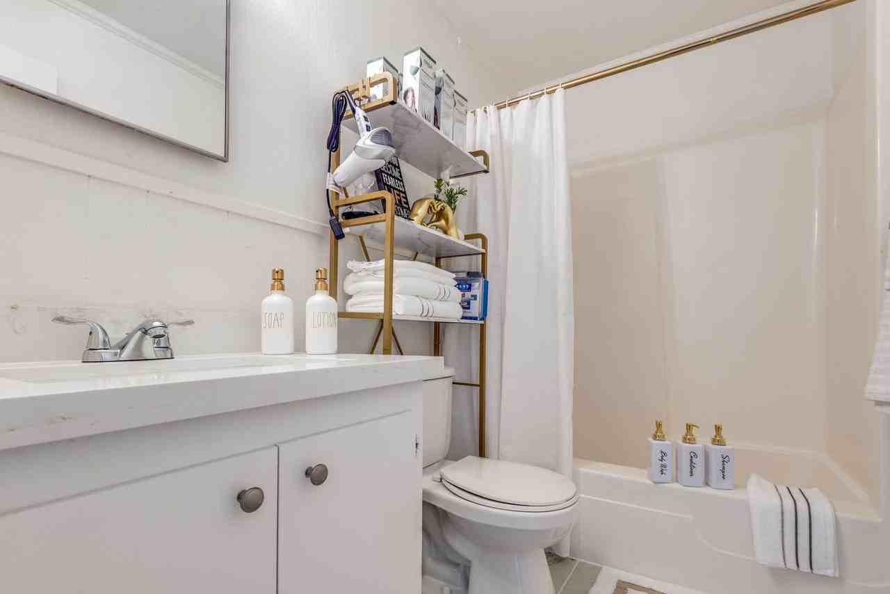 216 Mitchell St #1382456P - Photo 7 of 10