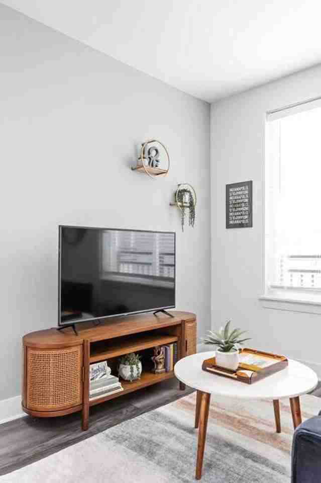 520 E Washington St #1407019P - Photo 3 of 19