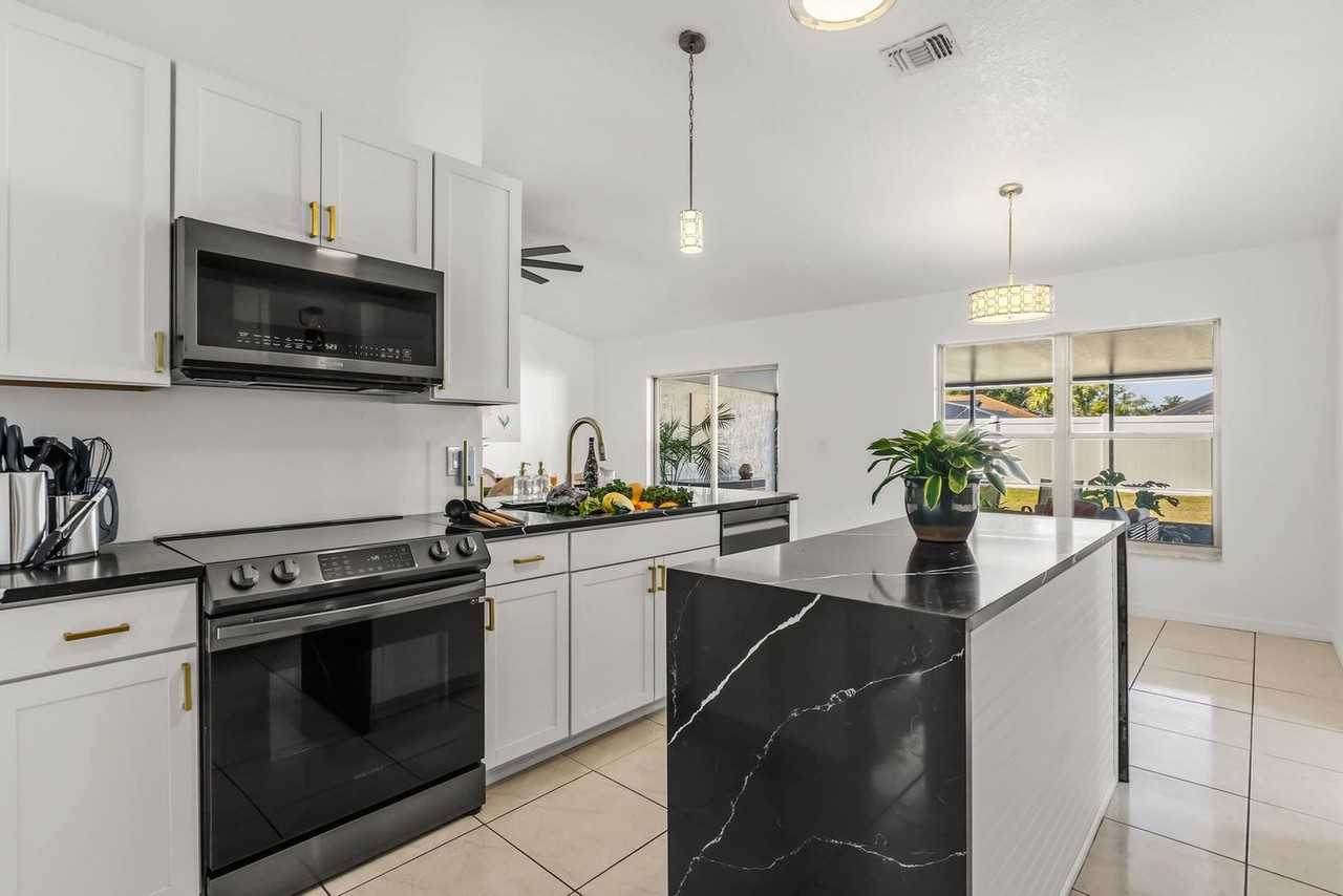 1040 Hali Ridge Ct #1407022P - Photo 7 of 31