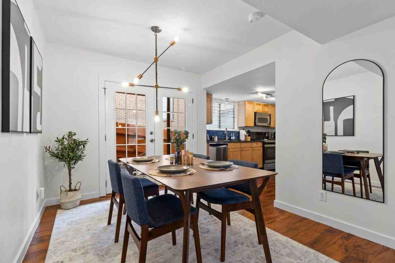 800 S 1st St #1422351P - Photo 2 of 39