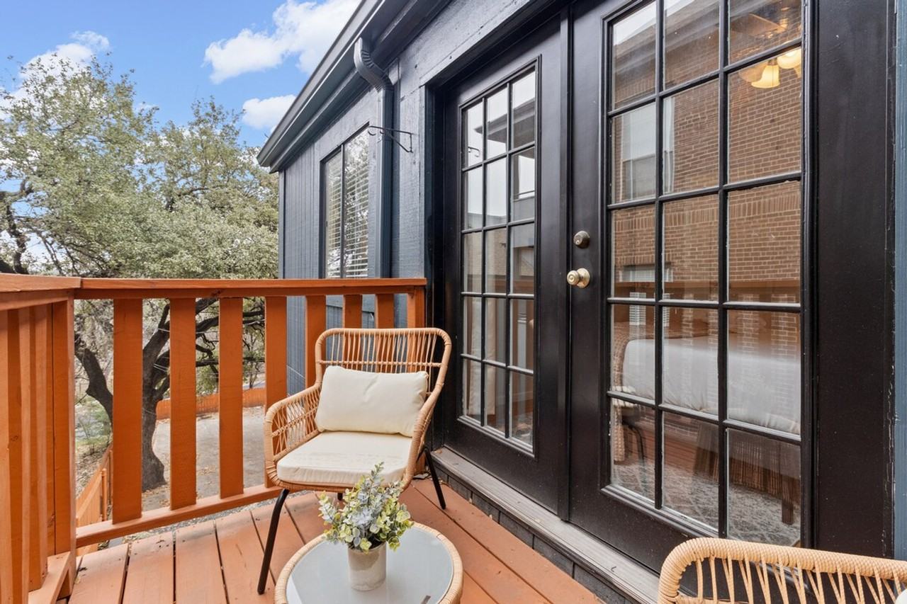 800 S 1st St #1422351P - Photo 4 of 39