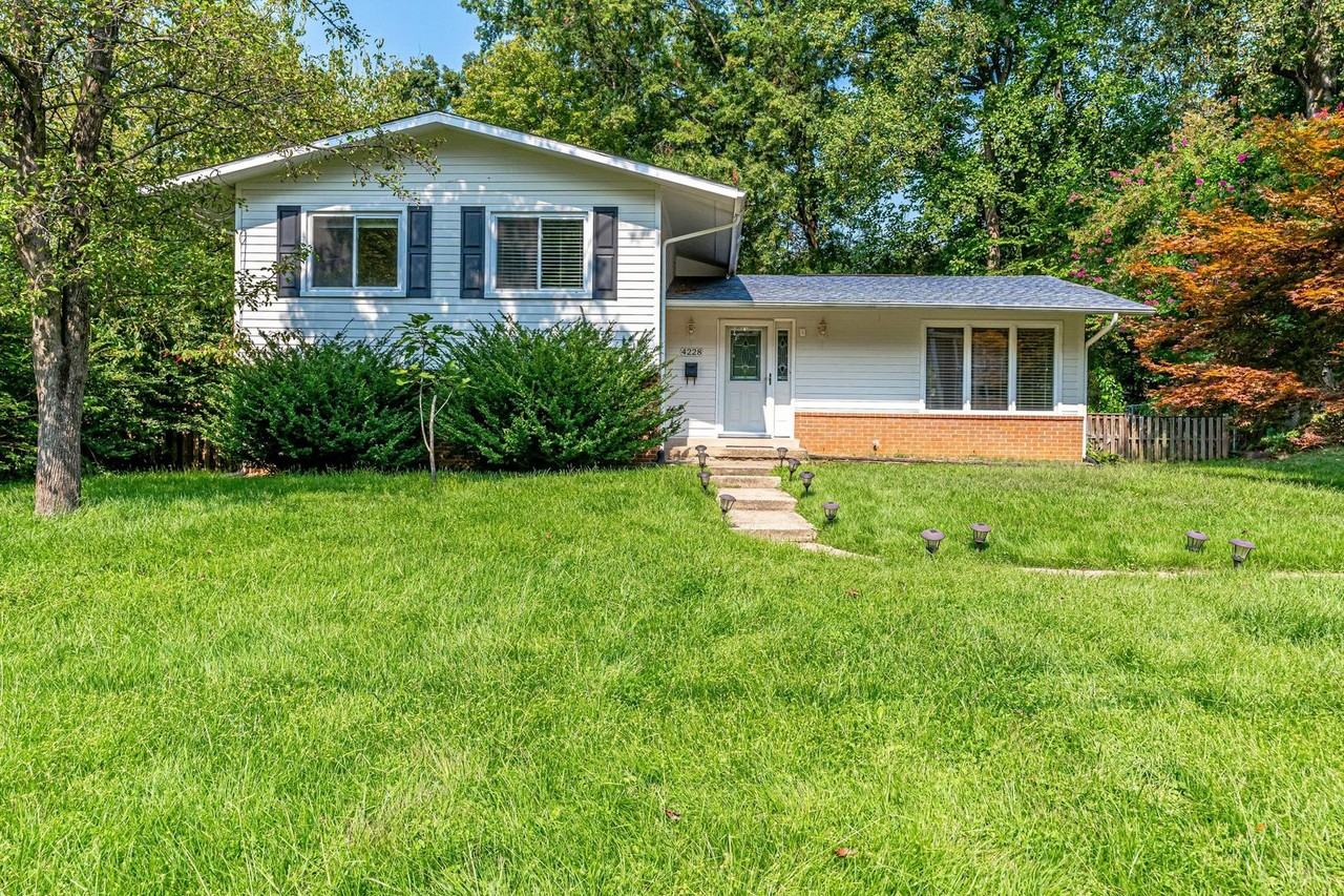 4228 San Carlos Dr - Photo 5 of 50