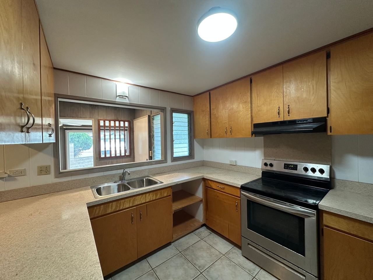 929 Maniniholo St - Photo 2 of 19