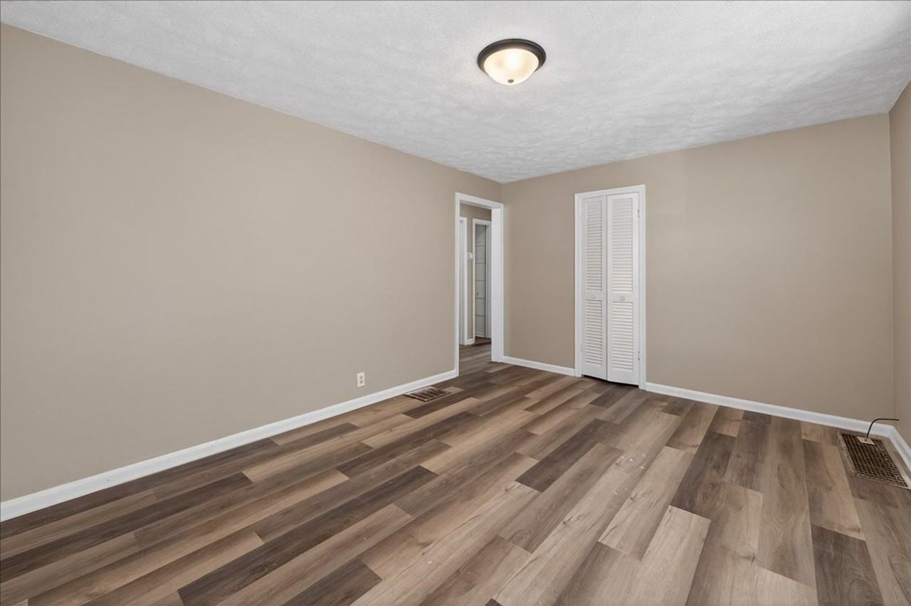 4721 E 16th St - Photo 2 of 12