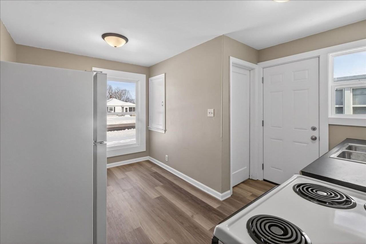 4721 E 16th St - Photo 4 of 12