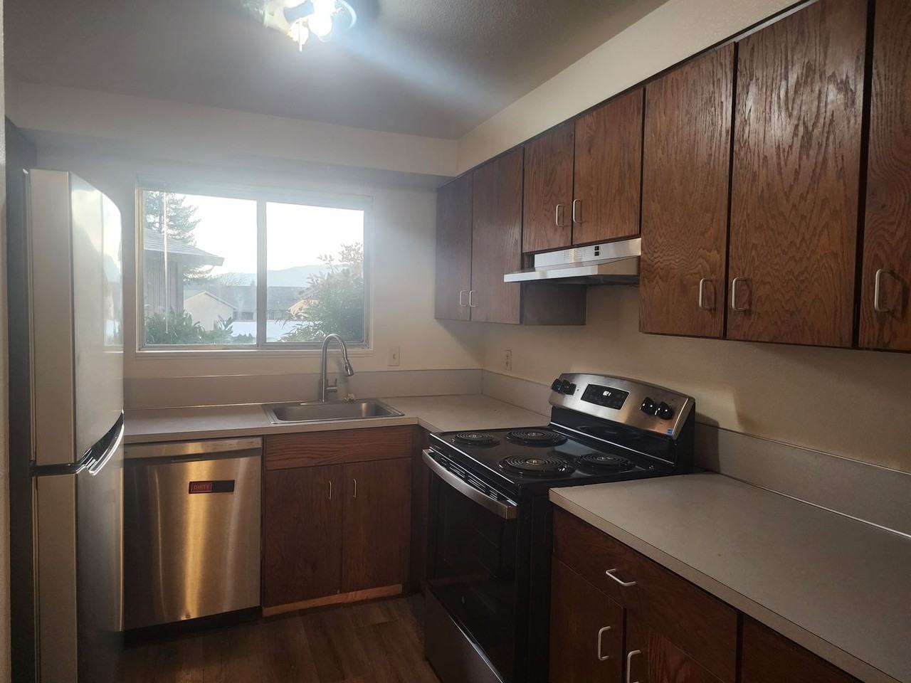 903 N Filbert Ct - Photo 3 of 18