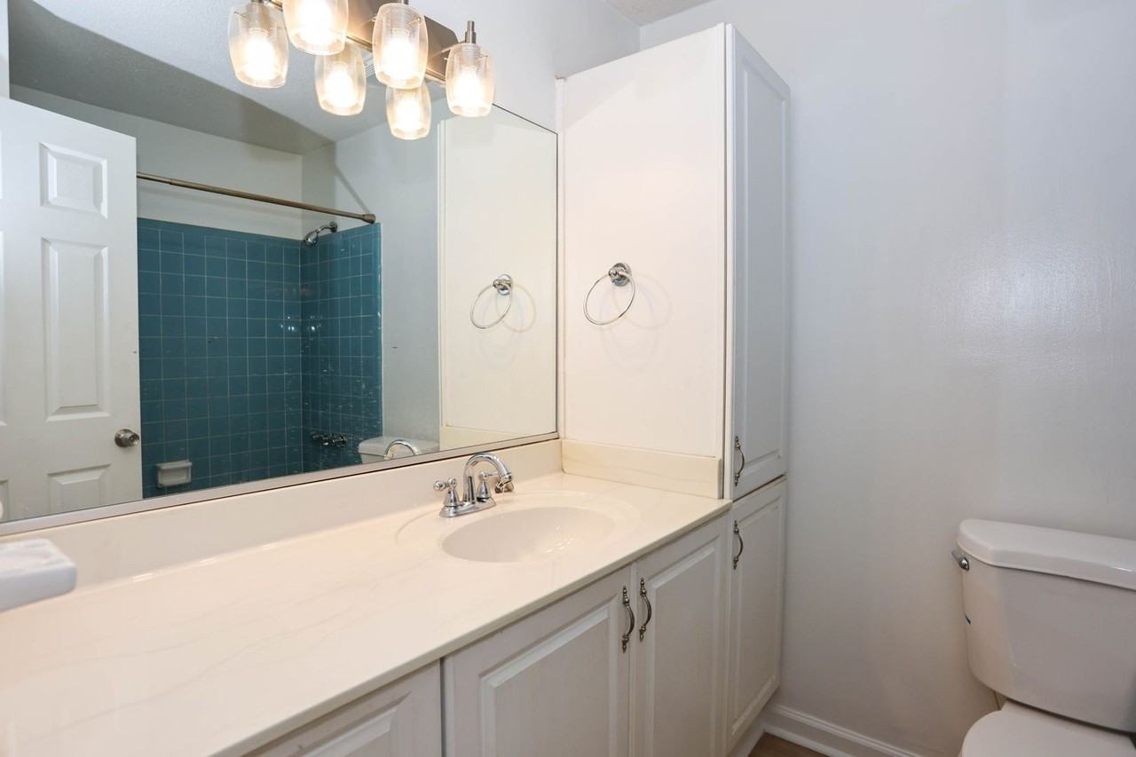 3165 Laura Ln - Photo 6 of 24